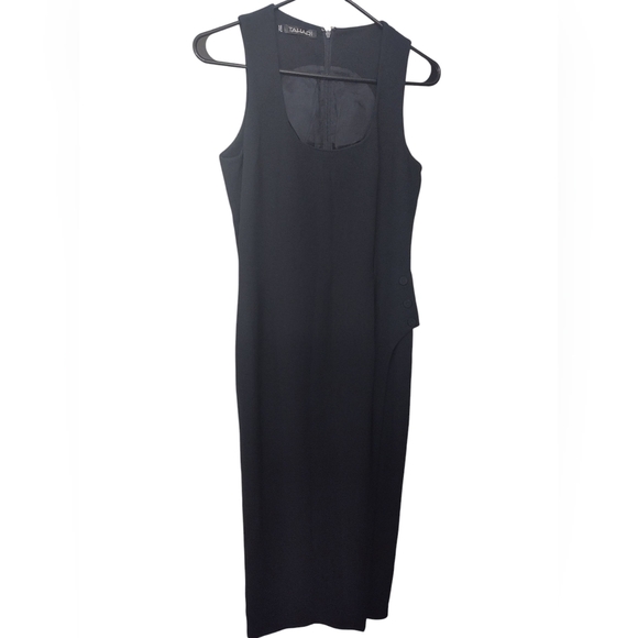 Elegant Black Sleeveless Dress - Picture 1 of 4